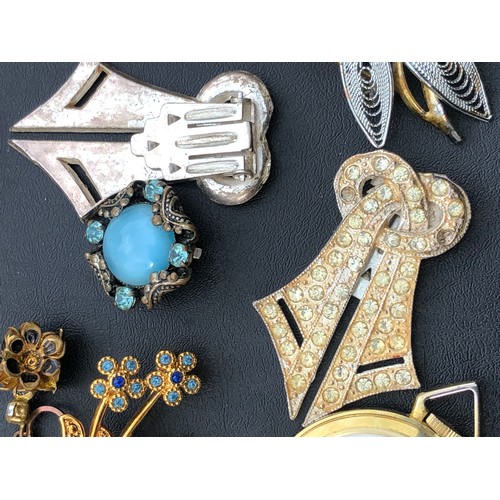 1 - Collection of vintage costume jewellery