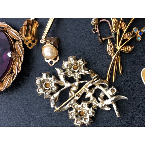 1 - Collection of vintage costume jewellery