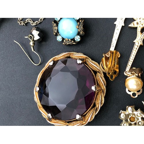 1 - Collection of vintage costume jewellery