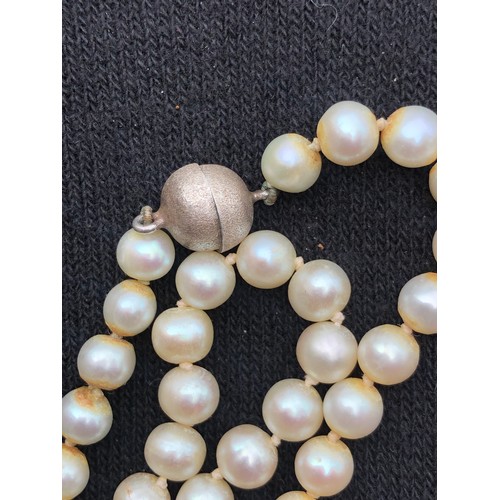 50 - Silver and pearl necklace with magnetic clasp marked .925