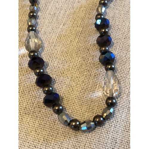 60 - Bead necklace with faceted stones