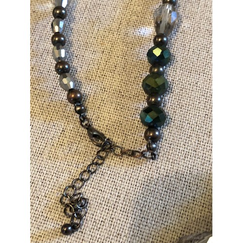 60 - Bead necklace with faceted stones