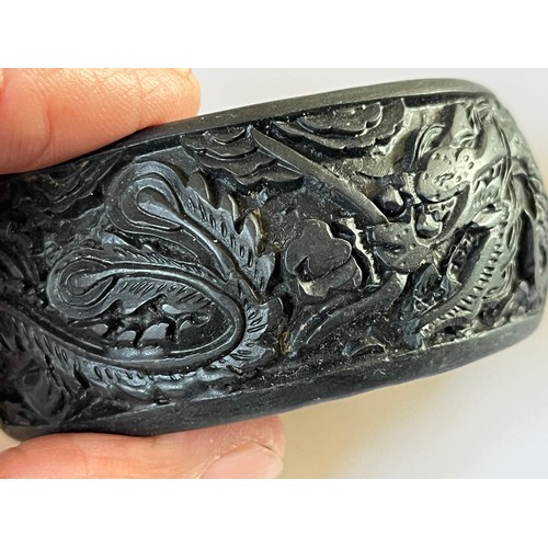 73 - Antique Chinese Carved dragon Black Cinnabar Bangle Bracelet Diameter 6.5cm