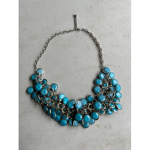 81 - costume jewellery blue stone and white metal necklace