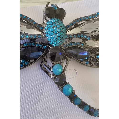 101 - Large quality Dragonfly Brooch.