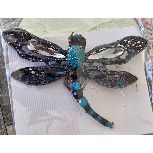 101 - Large quality Dragonfly Brooch.