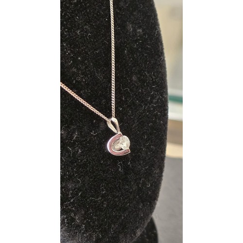 106 - 18ct 0.25ct dia pendant necklace