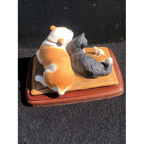 167 - Simpson resin dog figurine c.1989