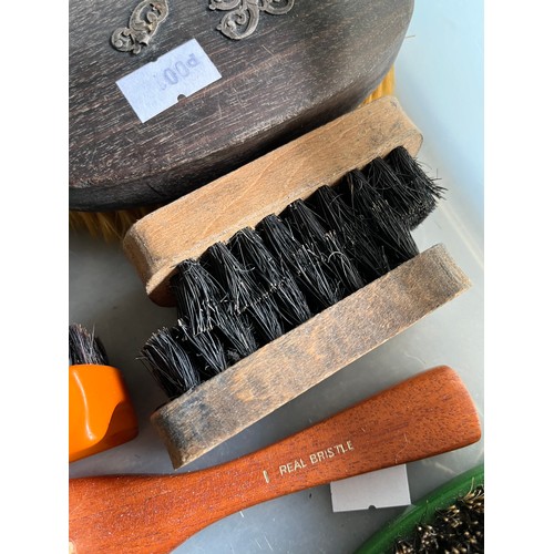 218 - Box of Brushes