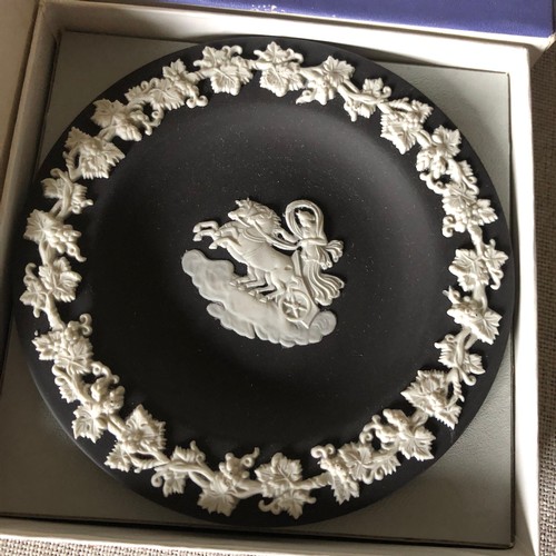 450 - 2 Wedgwood items