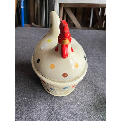 652 - Spotty ceramic chicken egg holder