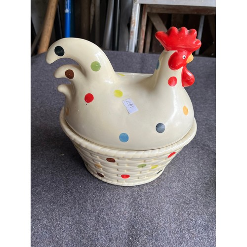 652 - Spotty ceramic chicken egg holder