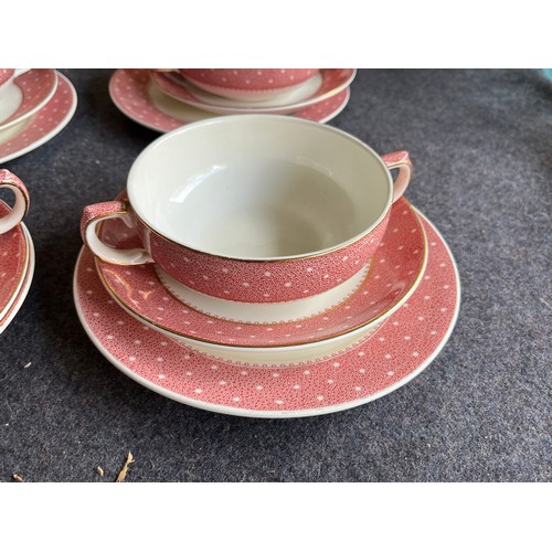 655 - Ridgway dinnerware in Conway pattern