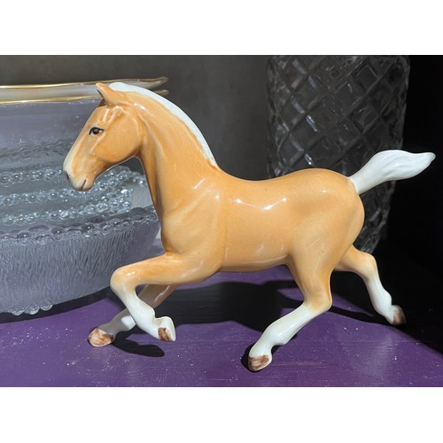 659 - Rare Sylvac Palomino Horse Model 3119