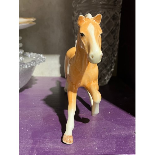 659 - Rare Sylvac Palomino Horse Model 3119