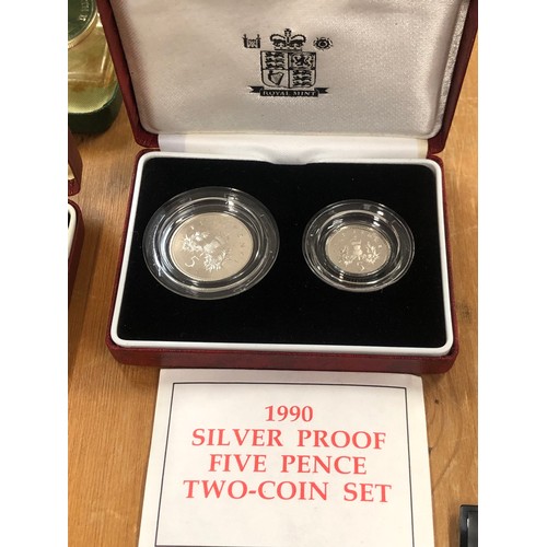 991 - 1990, silver proof 5p two coin set. Limited edition, 35,000