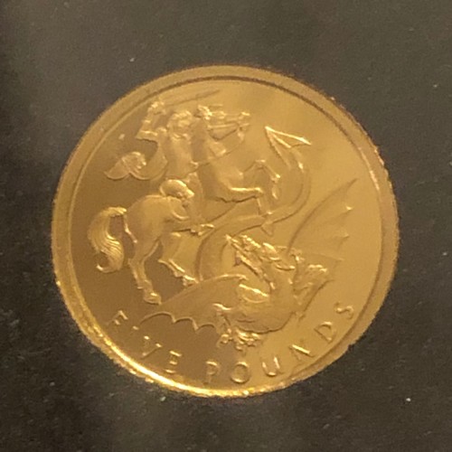 1084 - 2020 St George & The Dragon 24 Carat Gold £5 Proof Coin 0.5g in Capsule