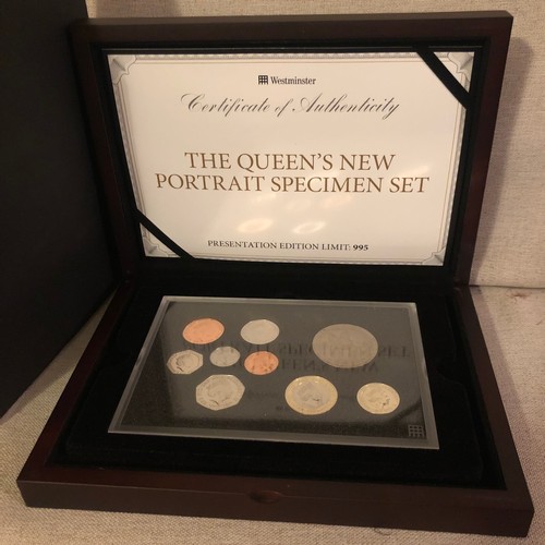 1109 - The Queen’s portrait specimen set. Limited edition 2015 With 1953 Coronation crown