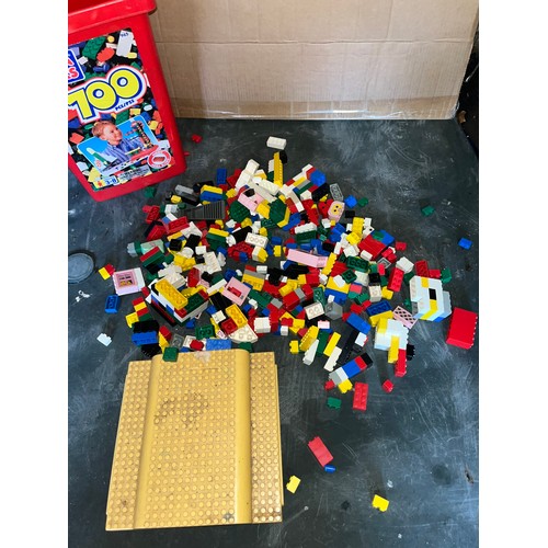 1440 - Quantity of Lego boxed,