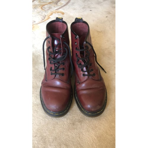 1477 - Pair of brown Dr Martin boots