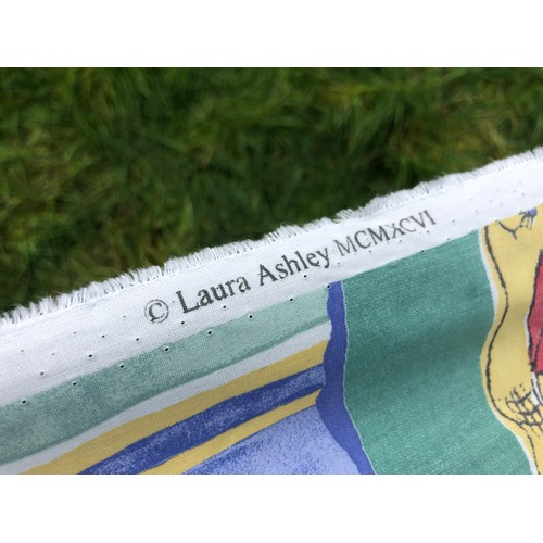 1479 - Laura Ashley. Approx 30' of 4' wide material