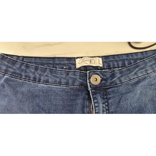 1492 - 4 pairs jeans.. like new.. size 14-16..