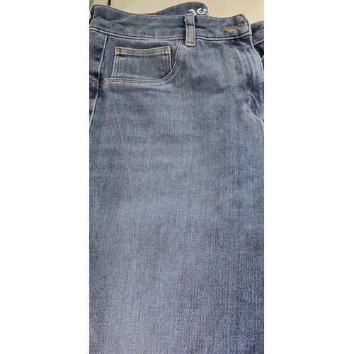 1492 - 4 pairs jeans.. like new.. size 14-16..