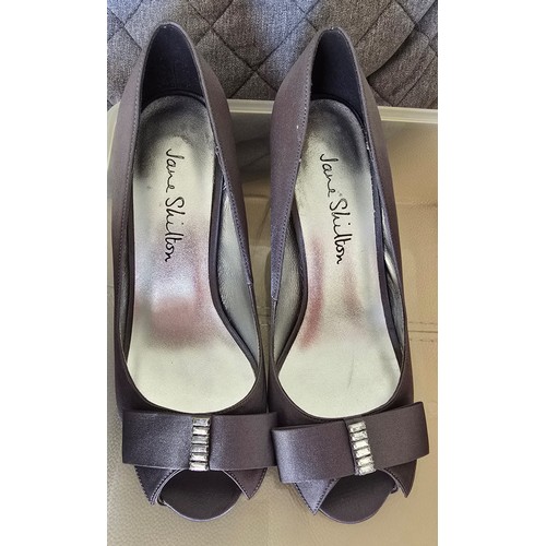 1494 - Jane Shilton Shoes & matching bag in grey, shoe size 36.  .Used once only..