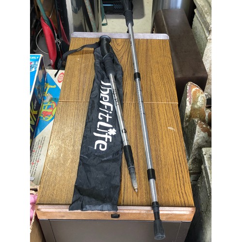 1531 - Hiking sticks. Telescopic in bag. Rubber foot missing on one stick