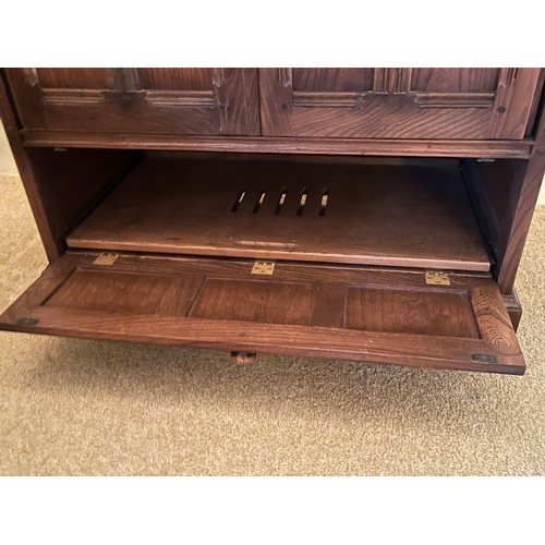 1853 - Solid wood TV or Stereo cabinet.