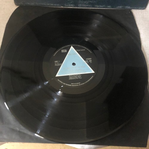 2221 - Pink Floyd - The Dark Side of the Moon. LP EMI Harvest SHVL 804 
This copy of the Pink Floyd's eight... 