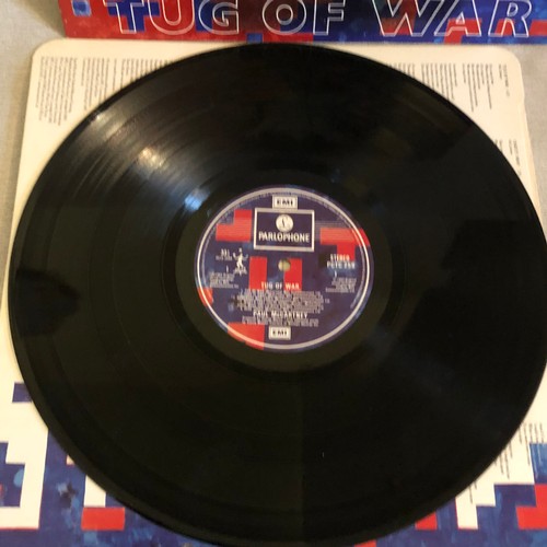 2250 - Paul McCartney. Tug-of-war. EMI Records PCTC 259 stereo.