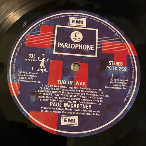 2250 - Paul McCartney. Tug-of-war. EMI Records PCTC 259 stereo.