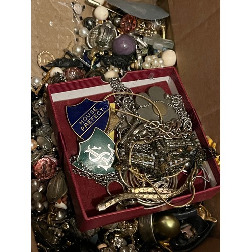 20 - Large bag of costume jewellery