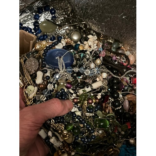 20 - Large bag of costume jewellery