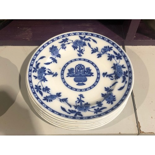 504 - 6 Minton plates