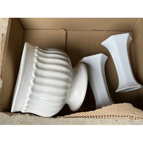 545 - 3 White vases