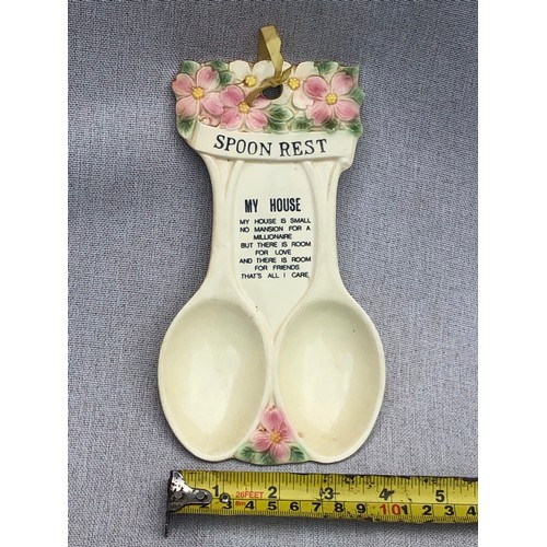 600 - ceramic spoon rest in the Art Deco style.