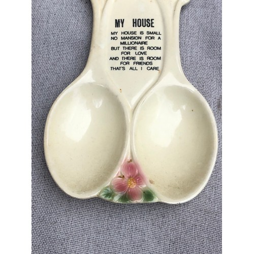 600 - ceramic spoon rest in the Art Deco style.