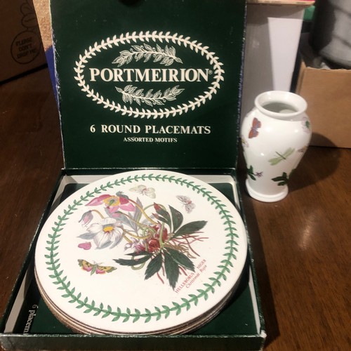 617 - Portmeirion vase and six boxed place mats