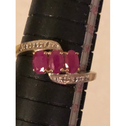 96 - 9ct Gold and ruby ring