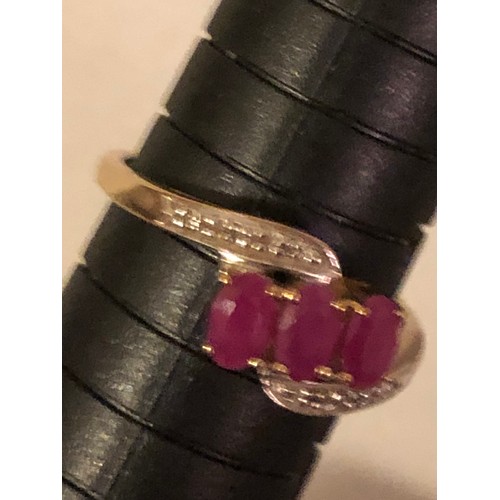 96 - 9ct Gold and ruby ring