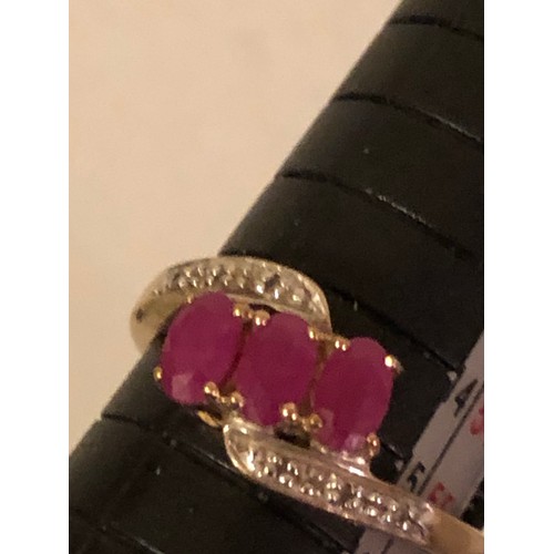 96 - 9ct Gold and ruby ring