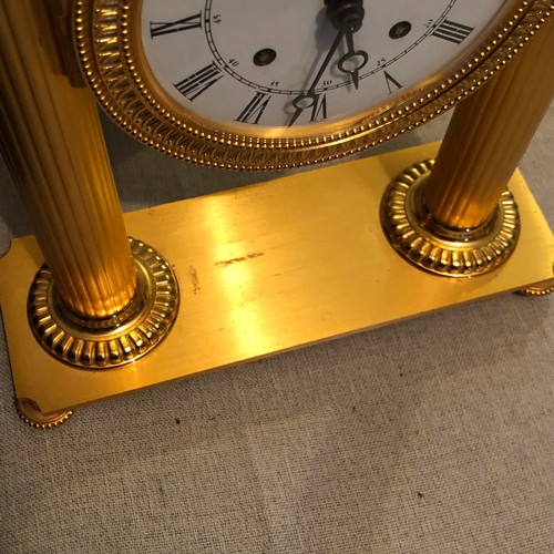 133 - Hour Lavigne French 4 kg clock with Swiss mechanism and key complete with original box and instructi... 