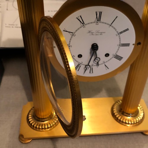 133 - Hour Lavigne French 4 kg clock with Swiss mechanism and key complete with original box and instructi... 