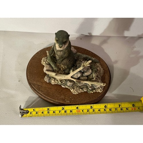 239 - Border Fine Arts Otter figurine by Ray Ayres 1986 with plinth.