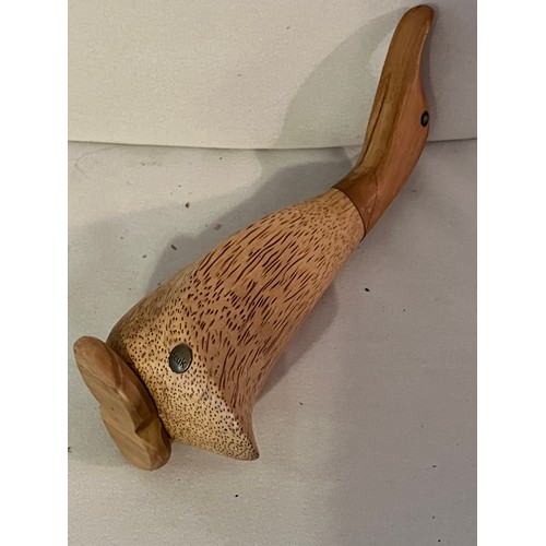 252 - Treen wooden duck