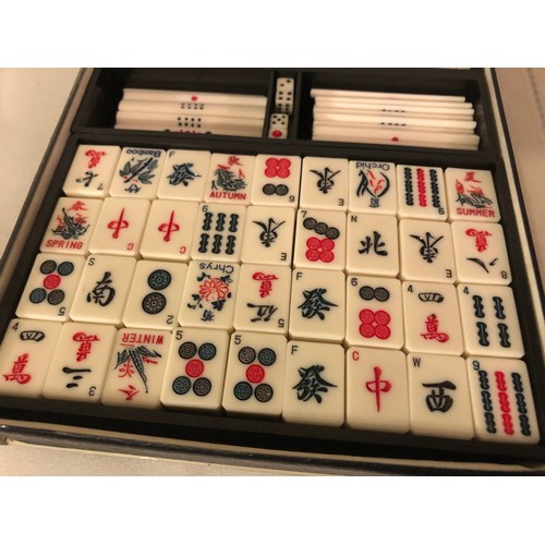 265 - MahJong set. Complete