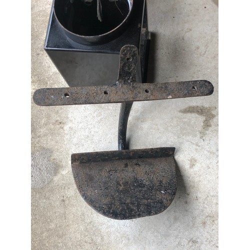 140 - Cast iron carriage step,