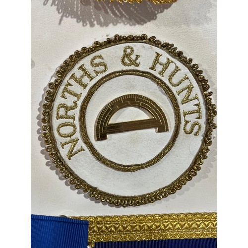 859 - Northhamptonshire & Huntingtonshire Masonic gold Masters apron. Northhamptonshire & Huntingtonshire ... 